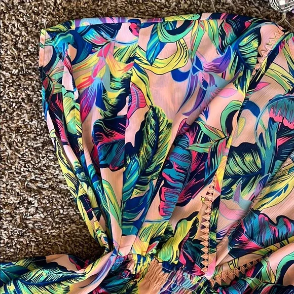 Vibrant Tropical Leaf Print Dress - Picture 6 of 11